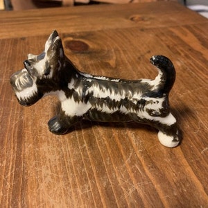 Figura de perro terrier escocés vintage