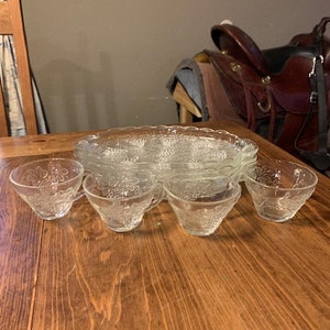 Vintage 1950&#39;s Anchor Hocking Serva-Snack Set - Grape Vintage Design - 8 Piece Set