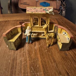 Vintage Noah&#39;s Ark Figurine