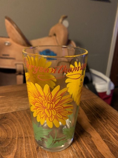 Vintage 1950s Boscul Peanut Butter Glass Chrysanthemum Tumbler