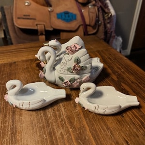 Vintage Set of 3 Swan Trinket Figurines