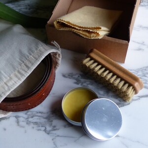 Leather belt  + Leather belt care kit