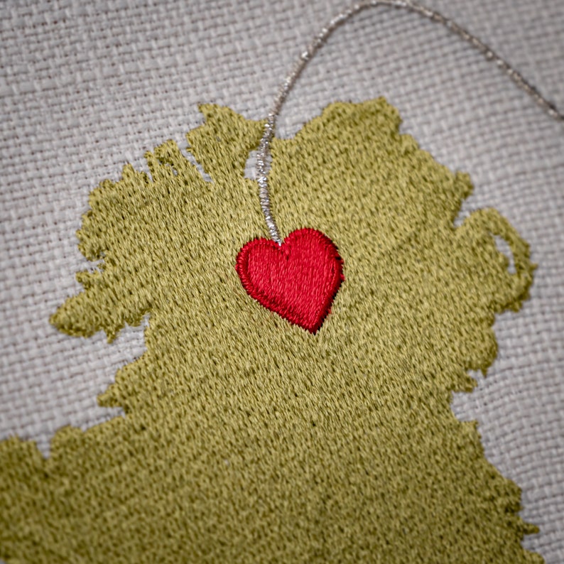 Heartfelt long-distance gift: Australia and Ireland map embroidery, perfect for expressing love and missing someone dearly