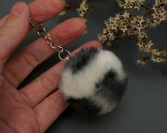 Kunstpelz Pom Pom Schlüsselanhänger: Leopard Taschenanhänger