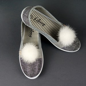 Fur shoe clips, Fur pom pom clip, Mink pompom, Mink fur clips, Pair of fur pom pom shoe clips, Pompoms suitable to clip them in shoes, Gift