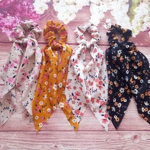 Knot Scrunchie Floral: Boho Hair Scarf
