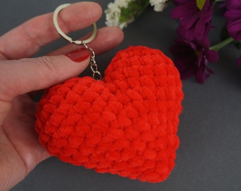 Gehäkeltes Herz als Taschenanhänger / Taschenanhänger