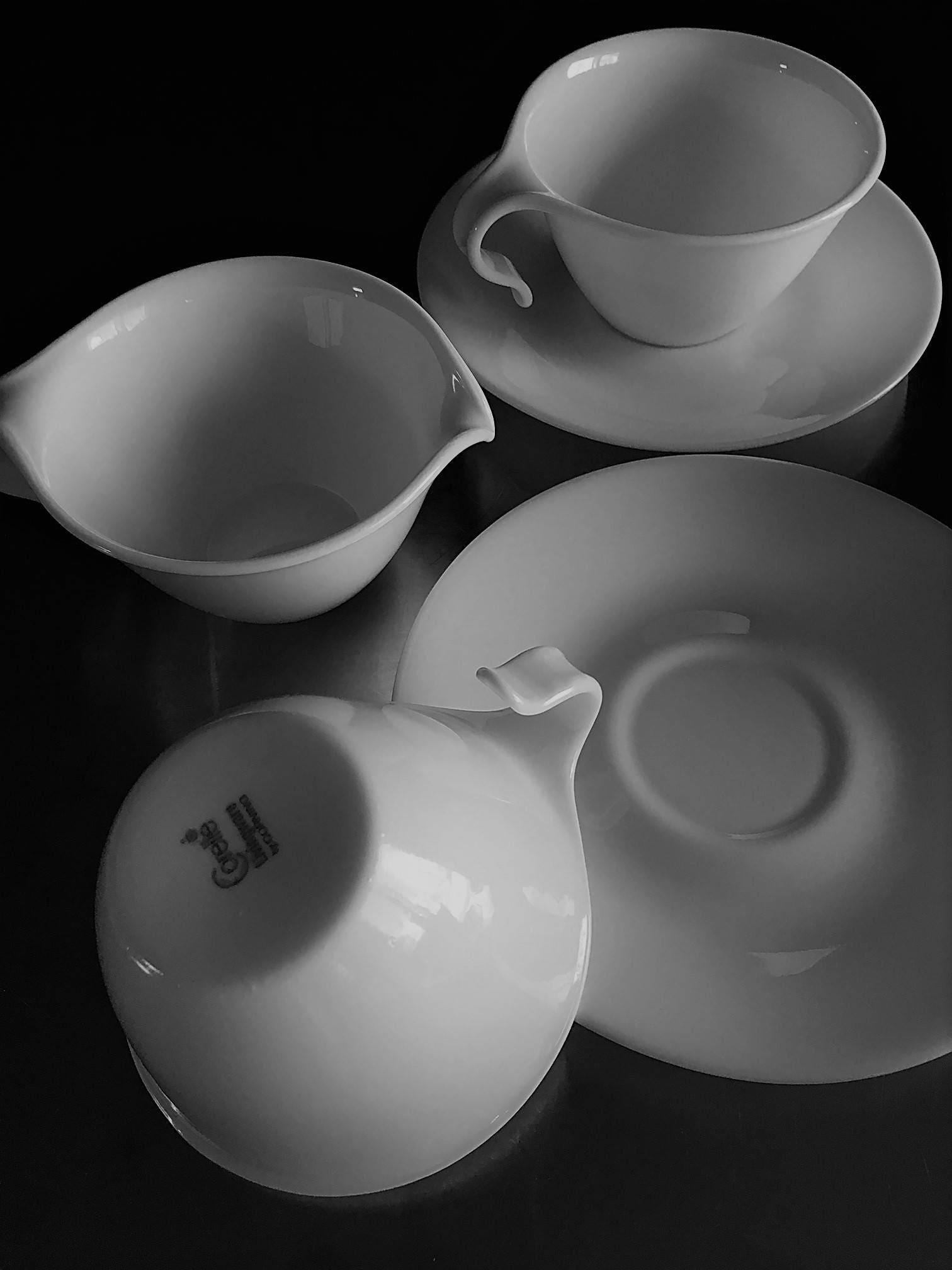 Set of 4 Vintage Corelle White Coffee Cups and Saucers With Creamer