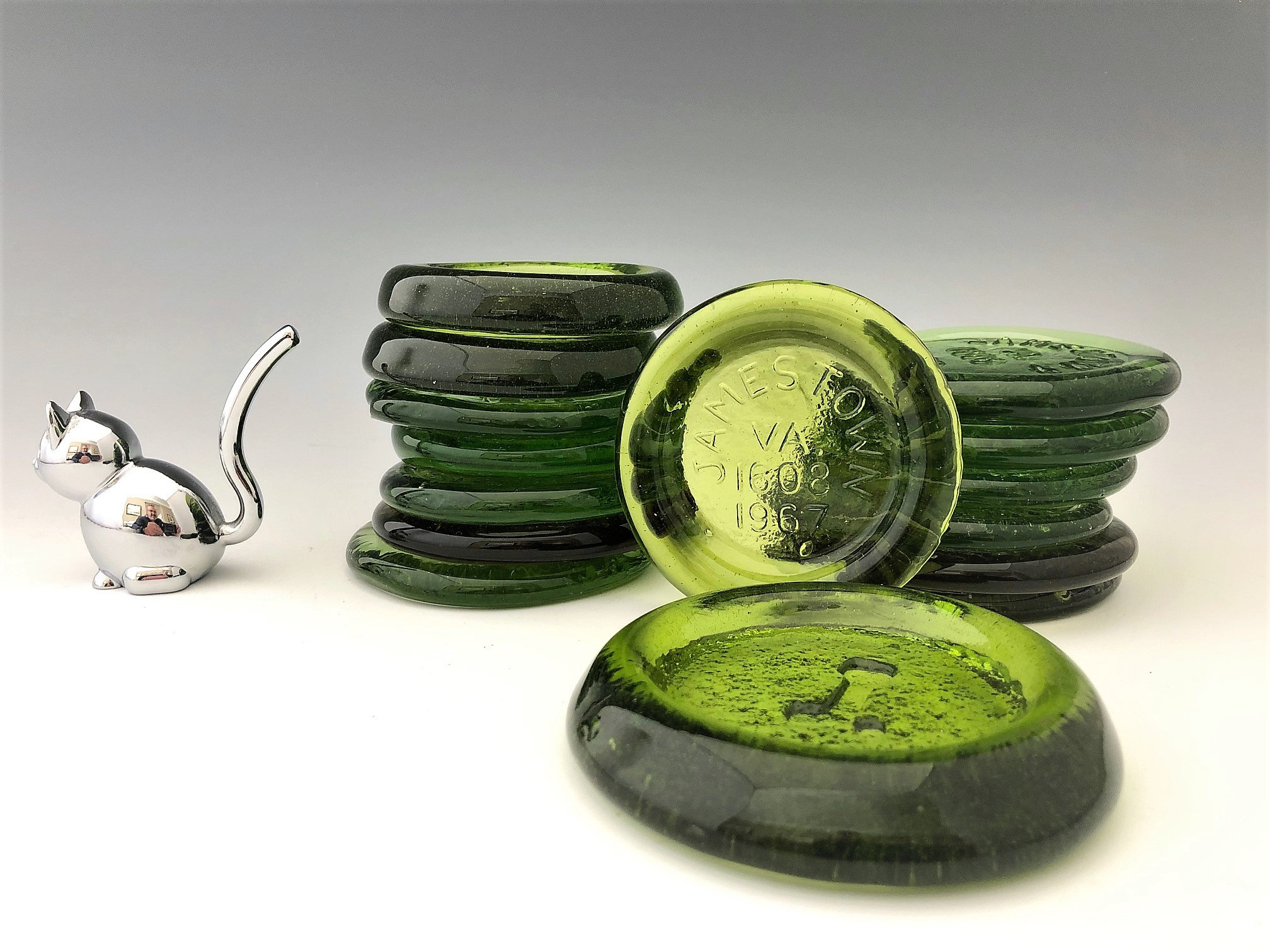 Set of 15 Jamestown Glass Souvenir Paperweights 196794