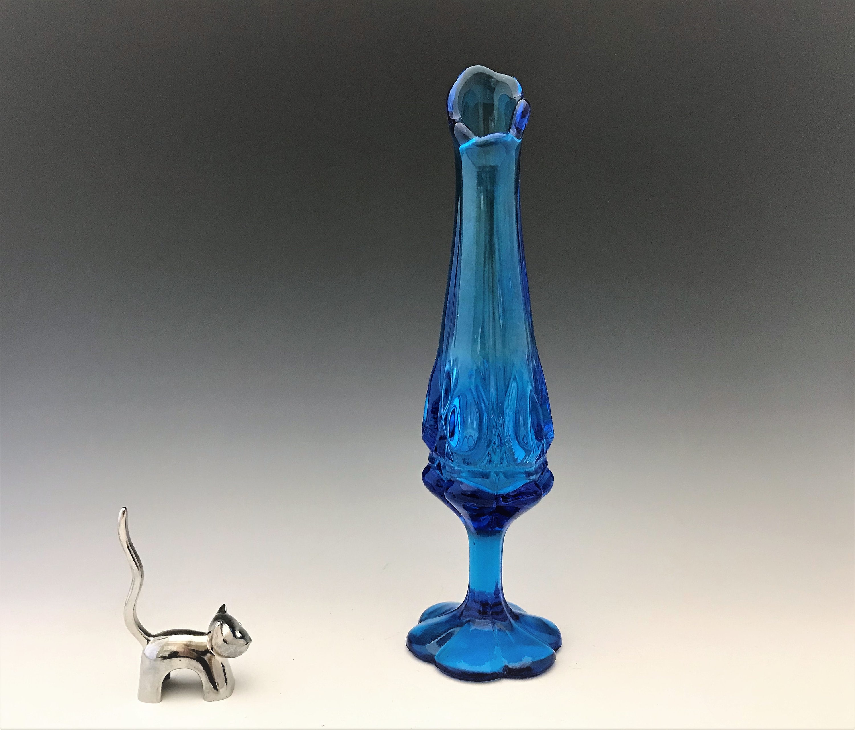 Kanawha Bullseye and Daisy 818 Bud Vase Vintage Blue Swung Glass Vase
