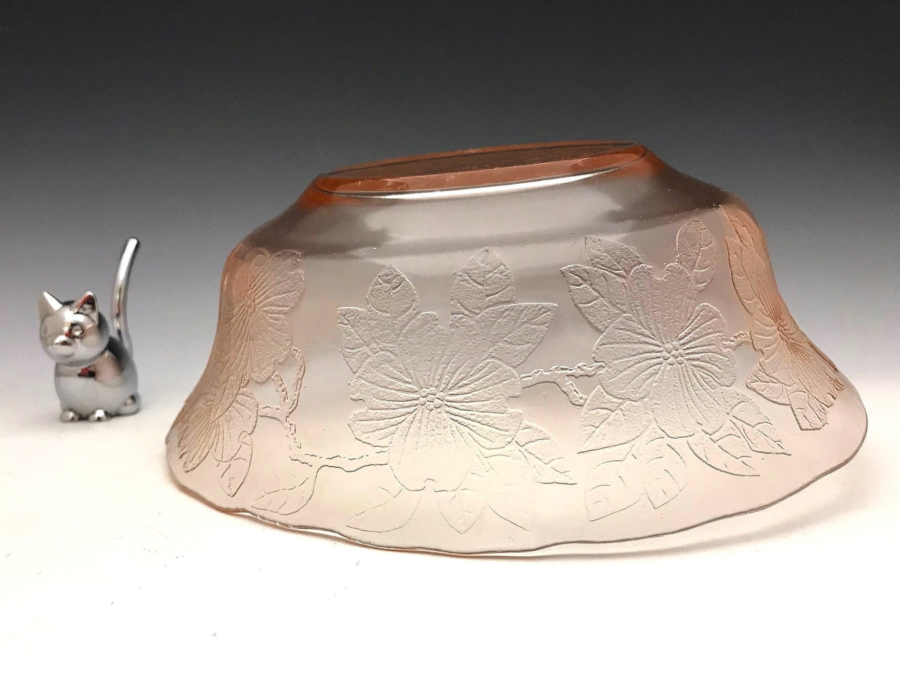 MacBeth Evans Dogwood Large Berry Bowl Apple Blossom Bowl Pink 