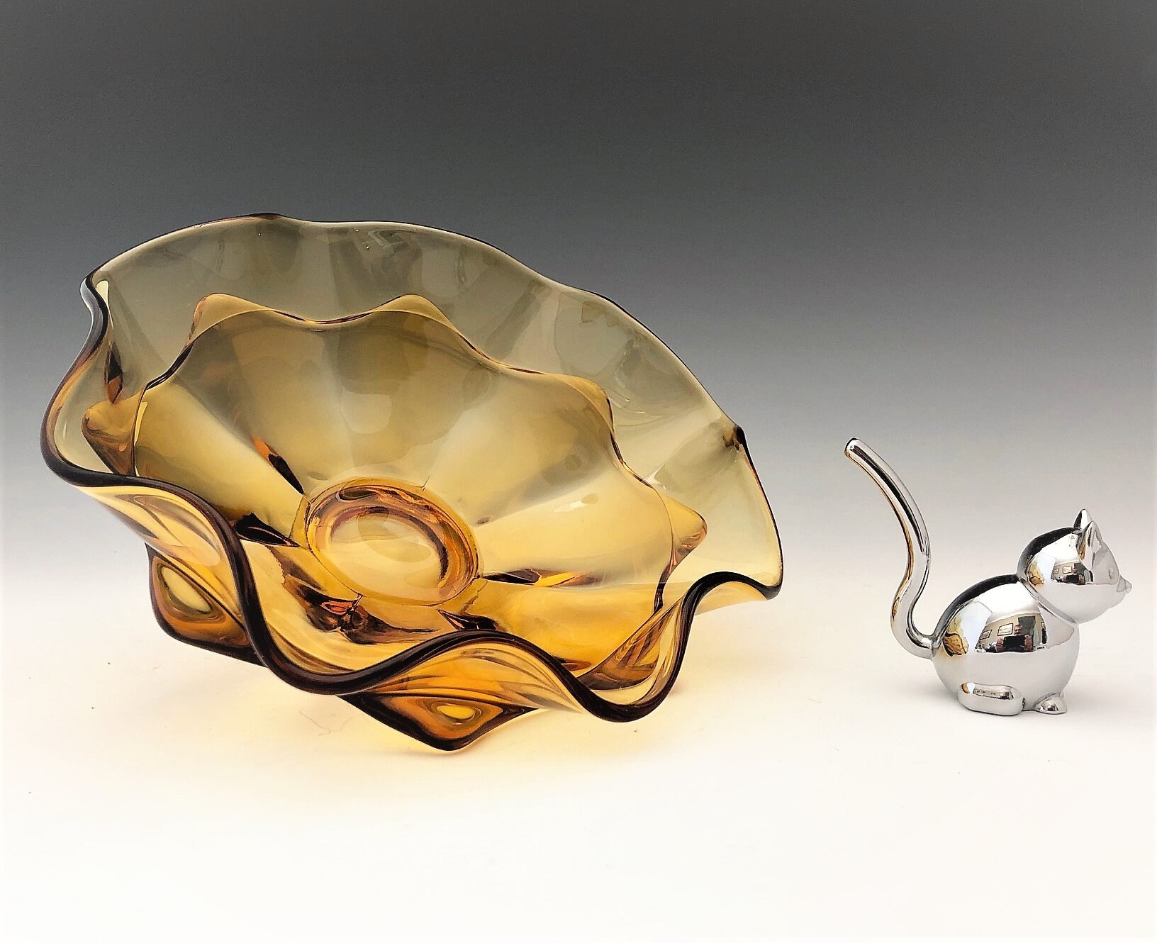 Viking Glass Amber Epic 6604 Double Crimp Bowl