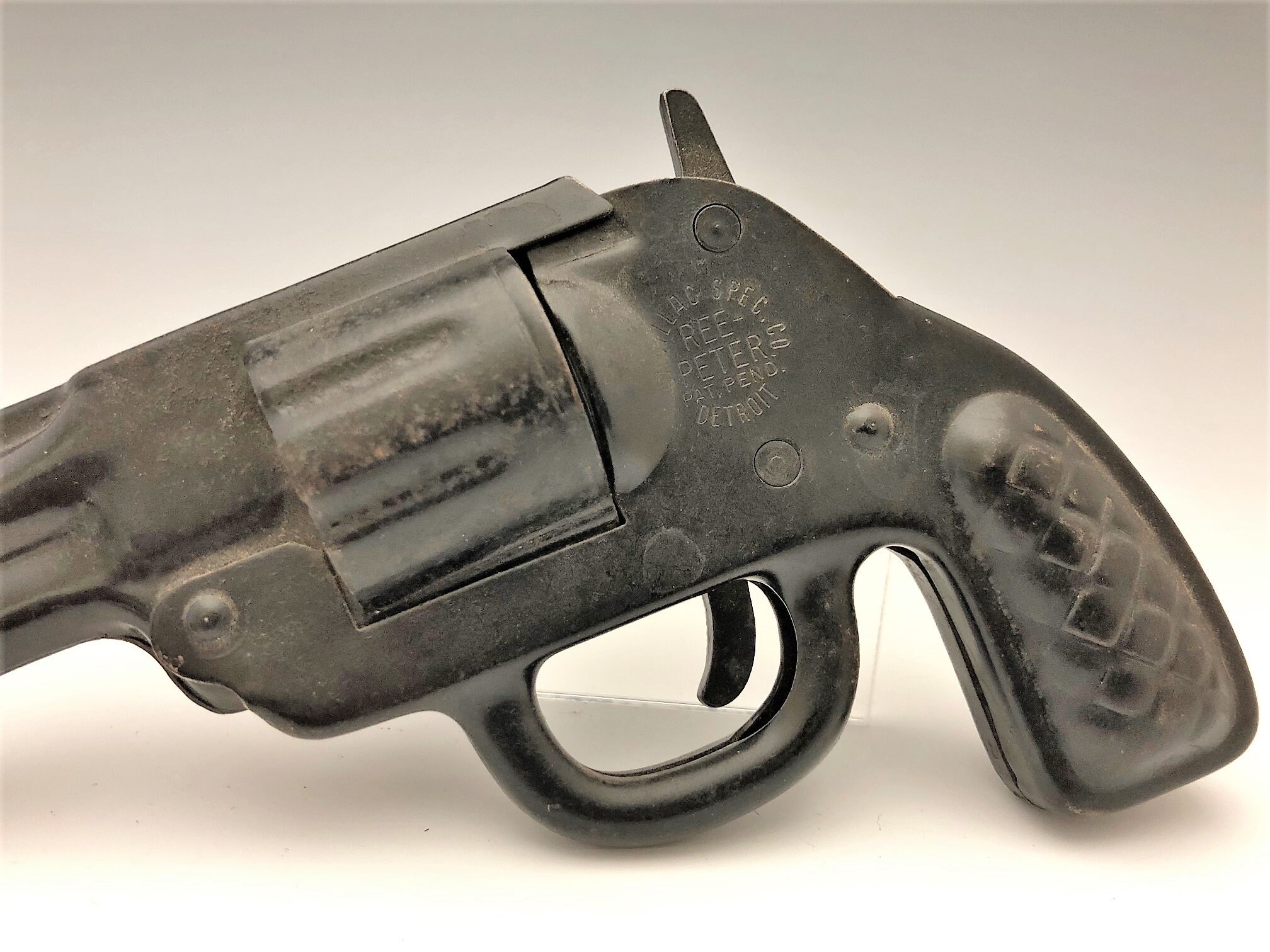 Vintage Rubber Band Pistol Cadillac Spec Co. ReePeter Toy Gun