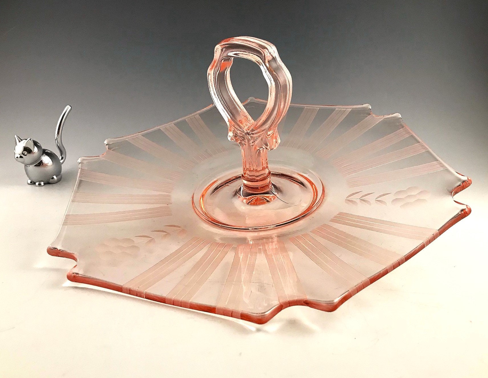 New Martinsville Notched Hexagon Center Handled Server With Floral Rays