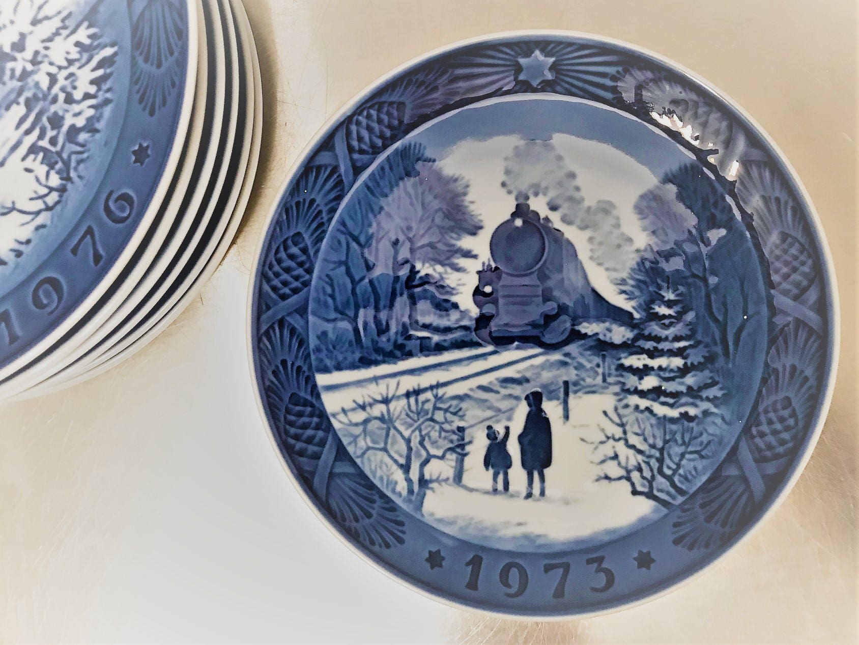 Royal Copenhagen Christmas Plate 1973 Going Home For Christmas