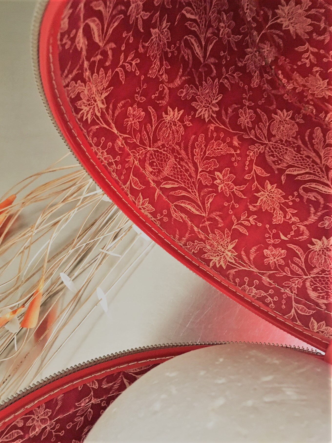 Vintage Red Hat Box Round Vinyl Wig Case Travel Case Zippered