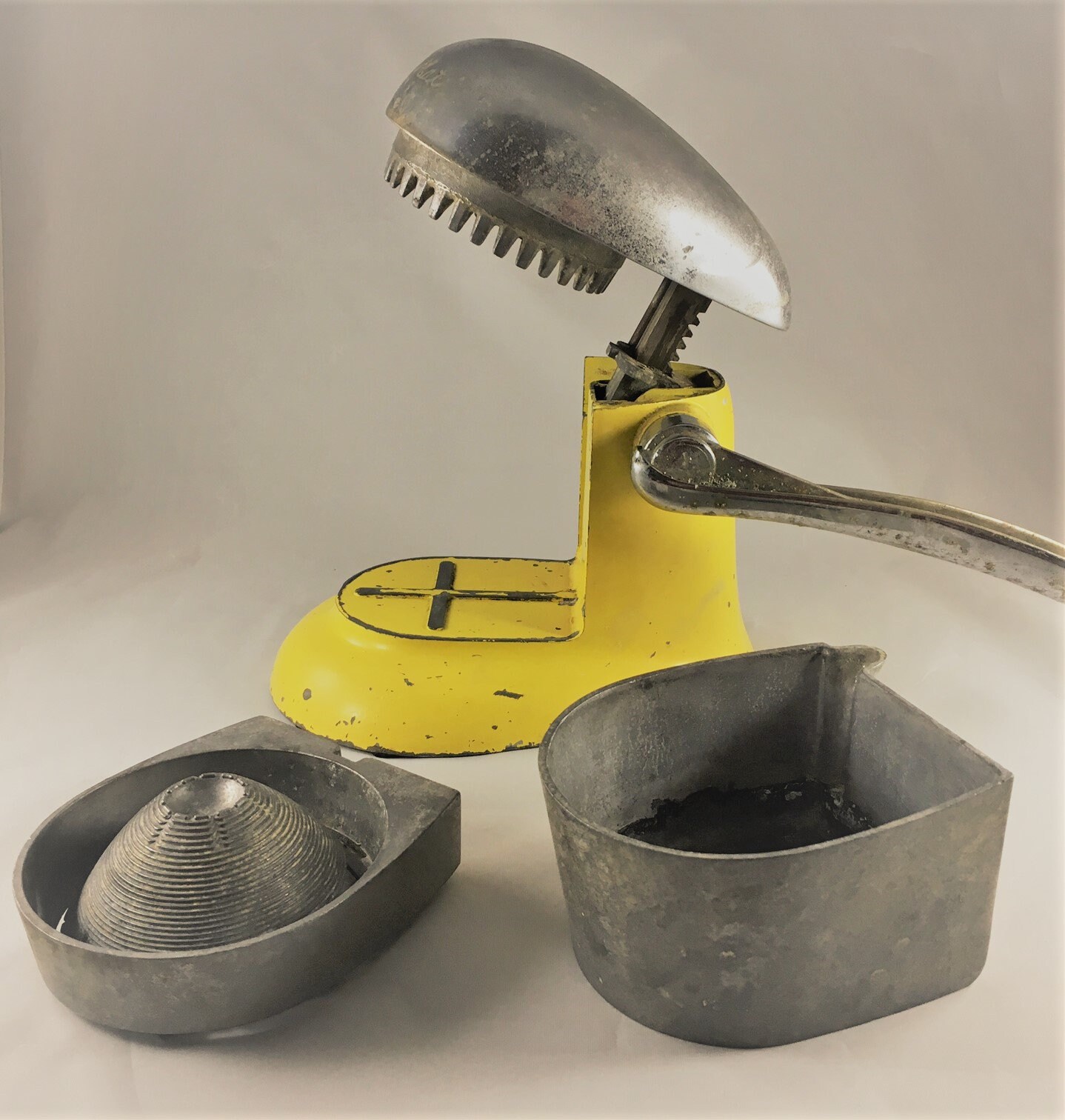 Vintage Tilt Top Juicer Rival Juice O Mat Model NJ 848 Hand Juicer Retro Kitchen Appliance