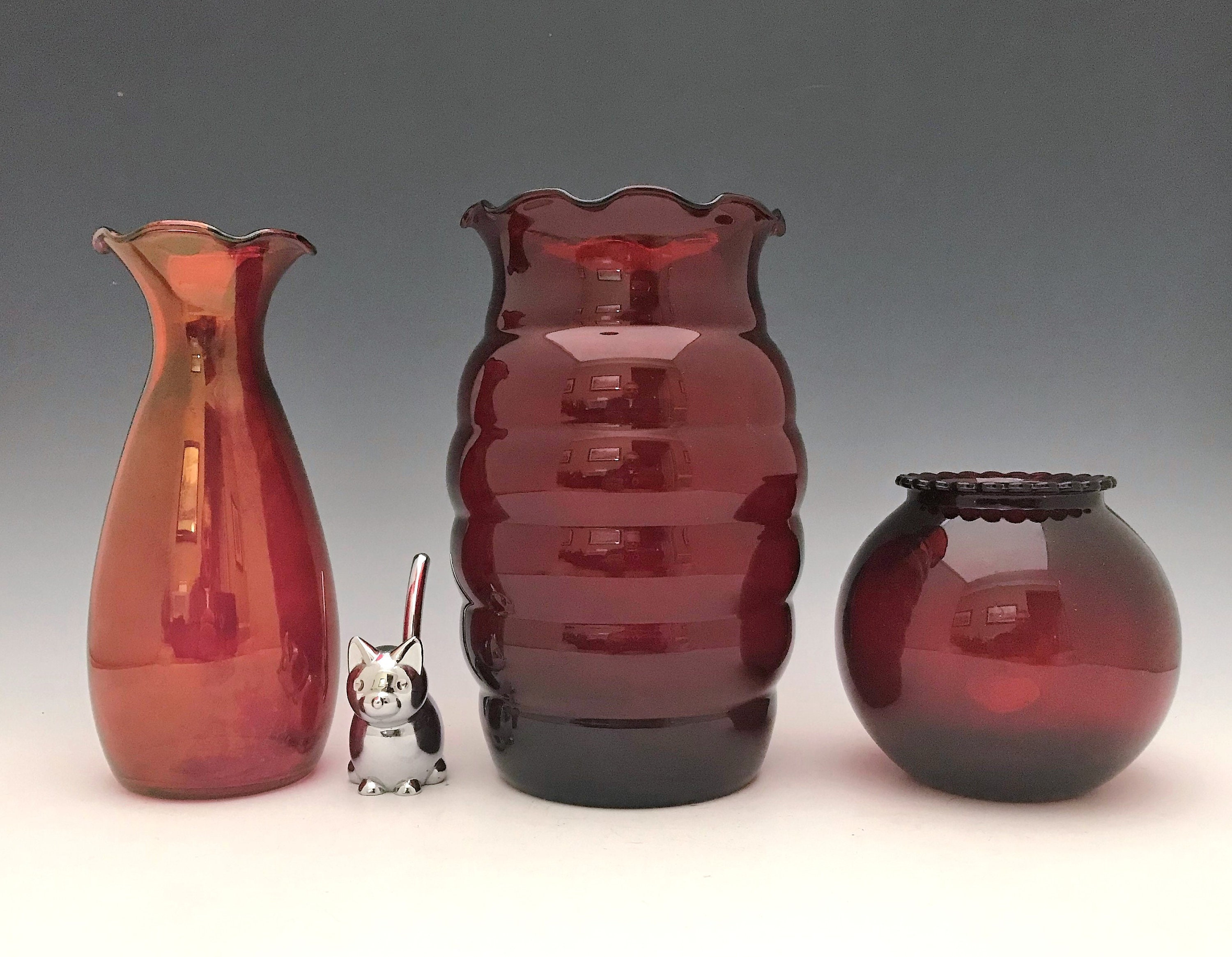 Set of 3 Anchor Hocking Royal Ruby Vases