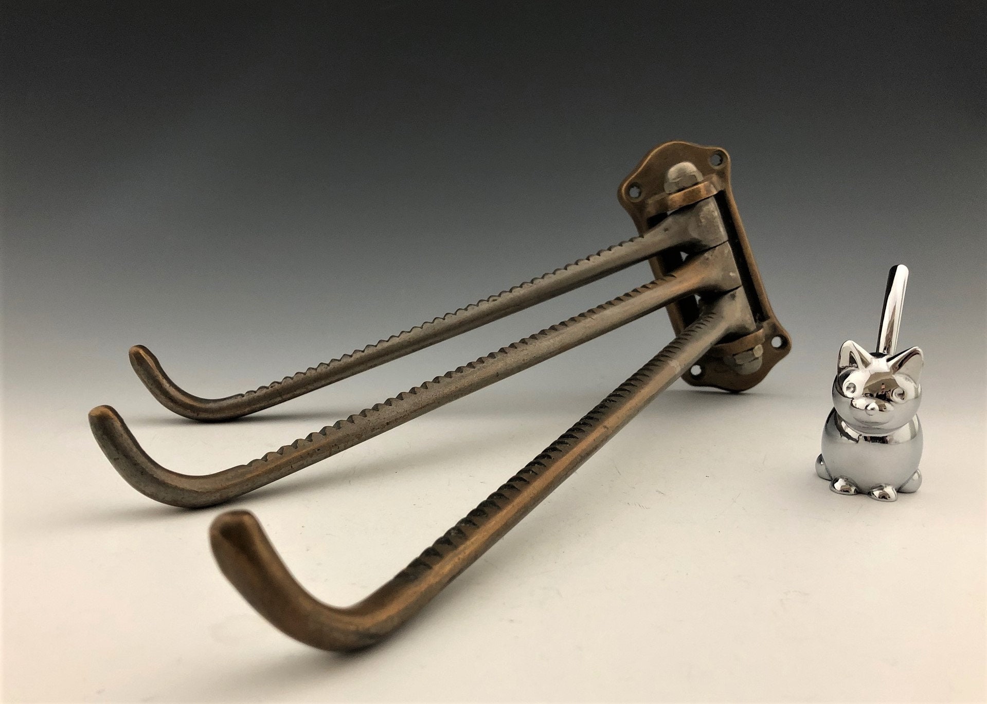 Pivoting Clothes Hanger Bracket Heavy Gauge Metal Three Swinging Arms