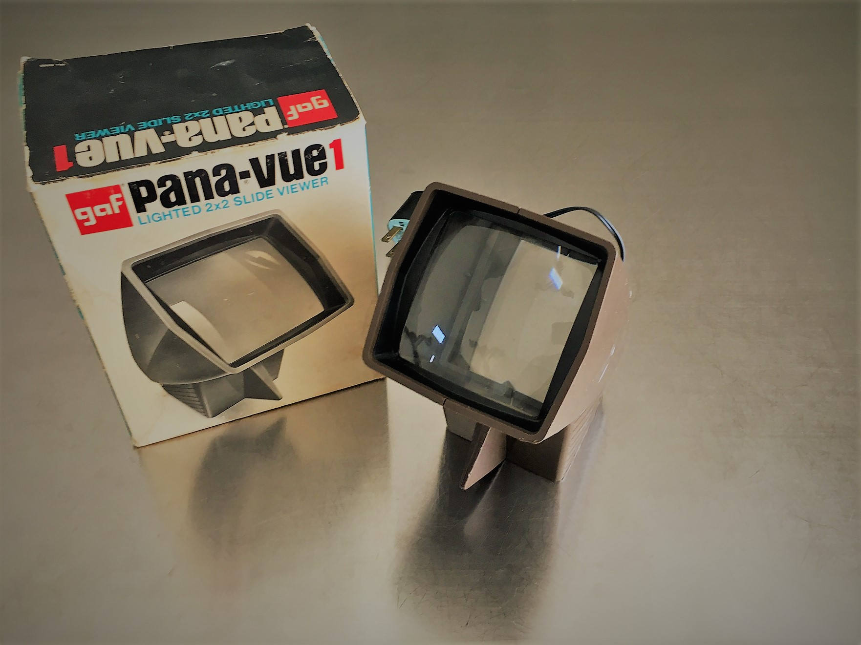 Vintage GAF Pana-Vue 1 Lighted 2x2 Slide Viewer - With Transformer