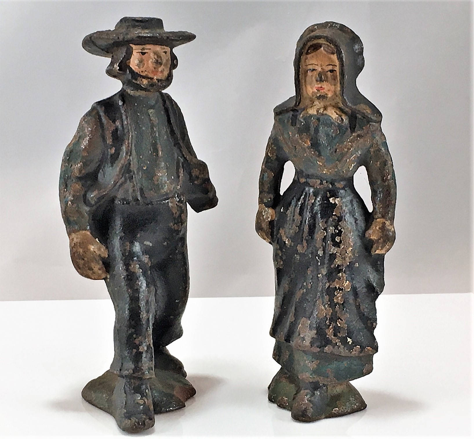 Vintage Amish Figurines - Primitive 