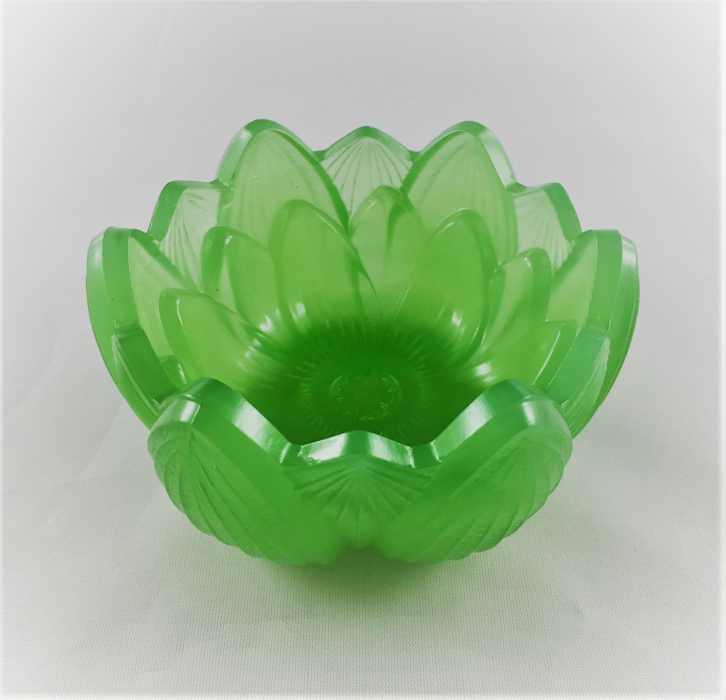 Vintage Fenton Glass Lotus Flower Votive Candle Holder Green Water
