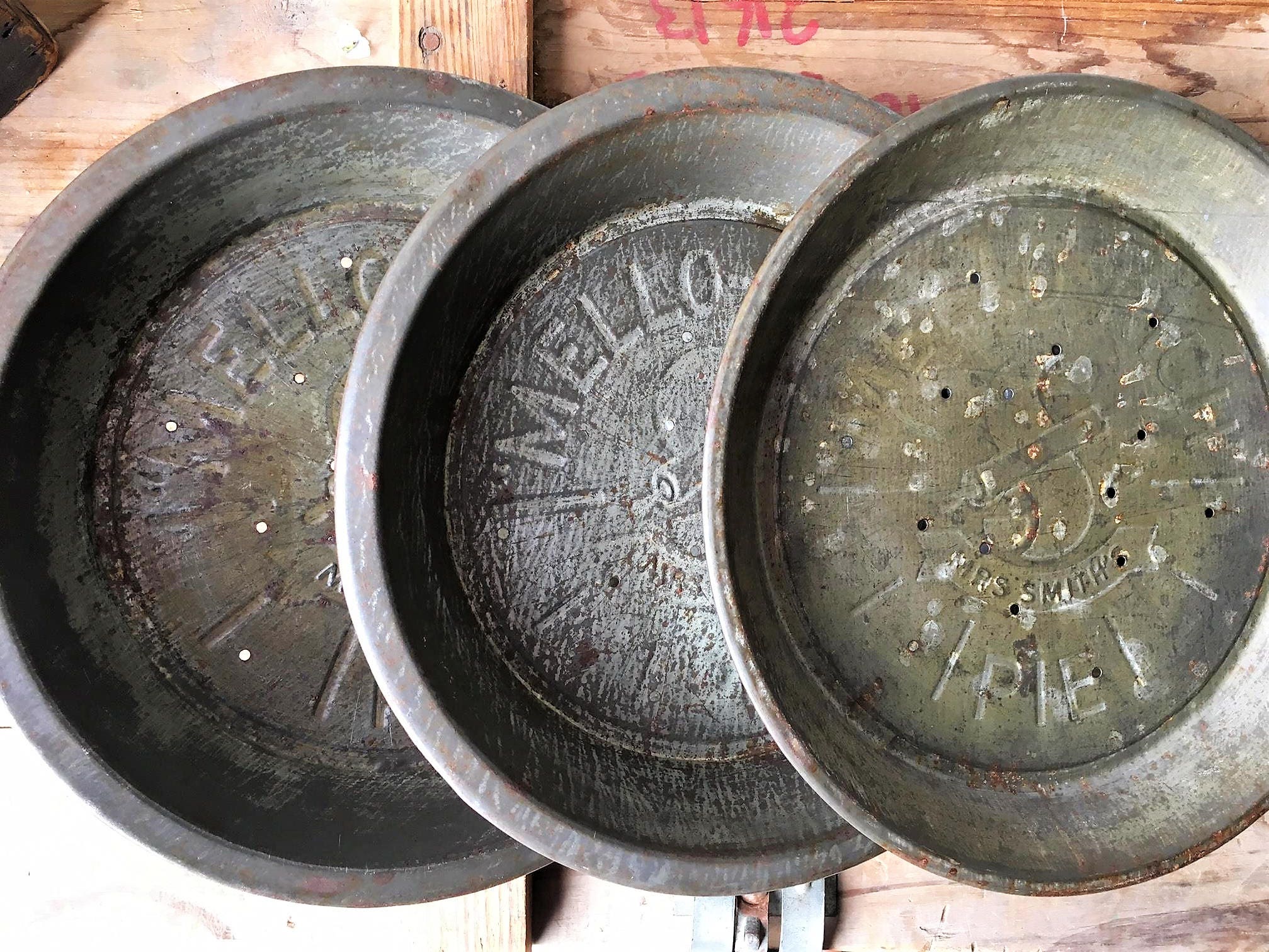 Set of 6 Vintage Mrs. Smith's Mello Rich 9 Inch Metal Pie Tins