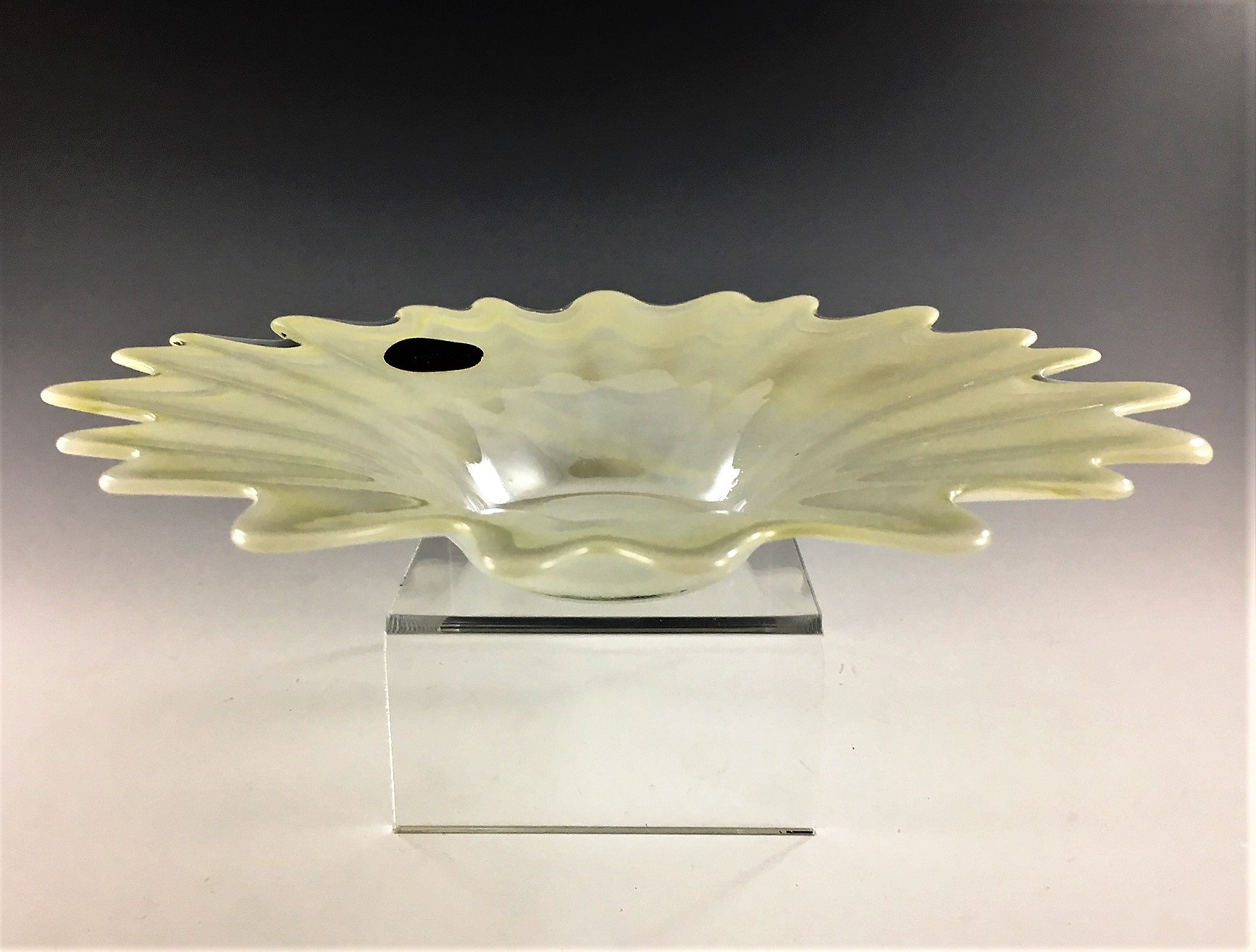 Italian Hand Blown Art Glass Bowl Pulled Rim 8 Inch Diameter Murano