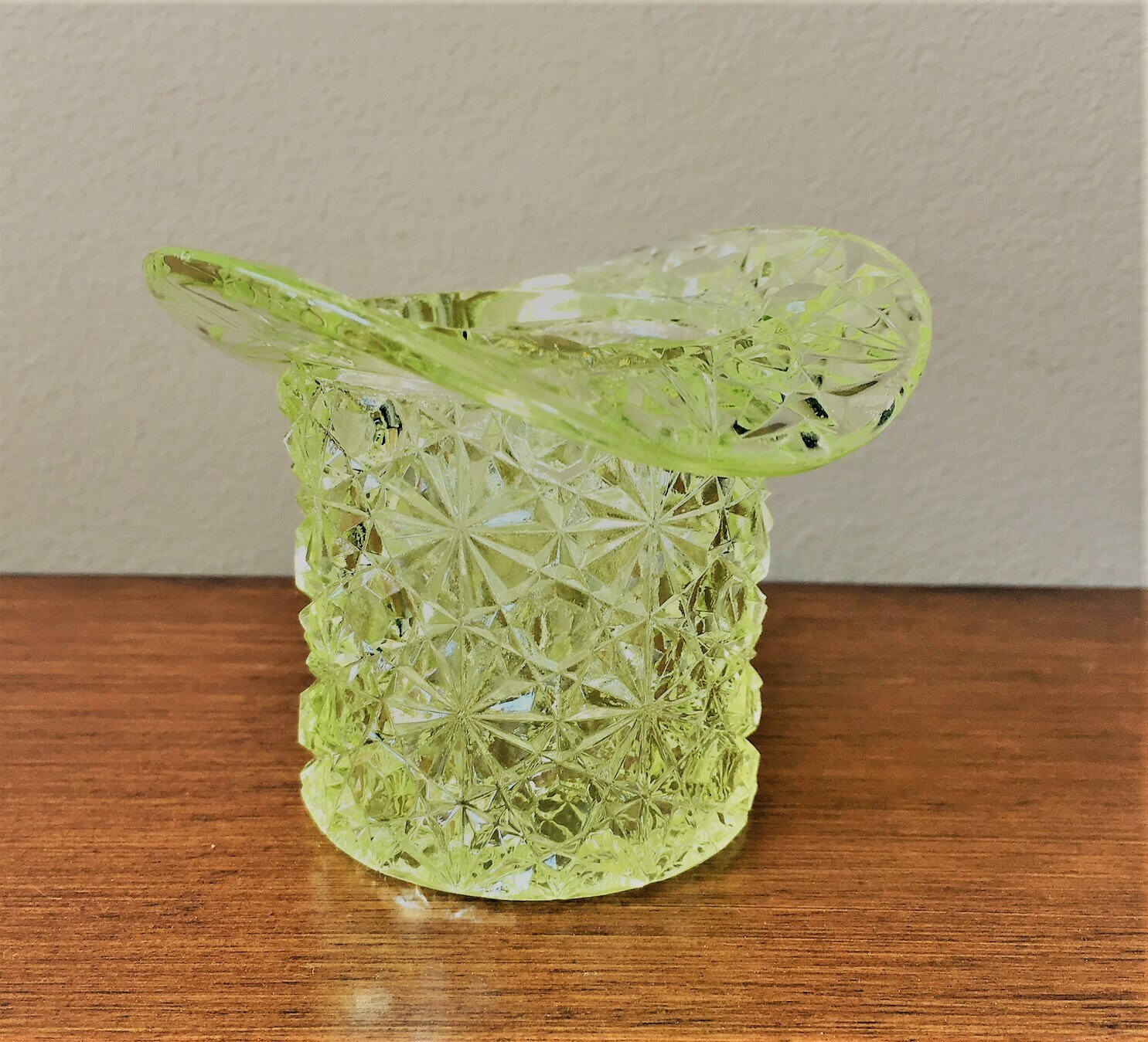 Vintage Fenton Vaseline Glass Daisy Button Top Hat Glowing Glass Hat