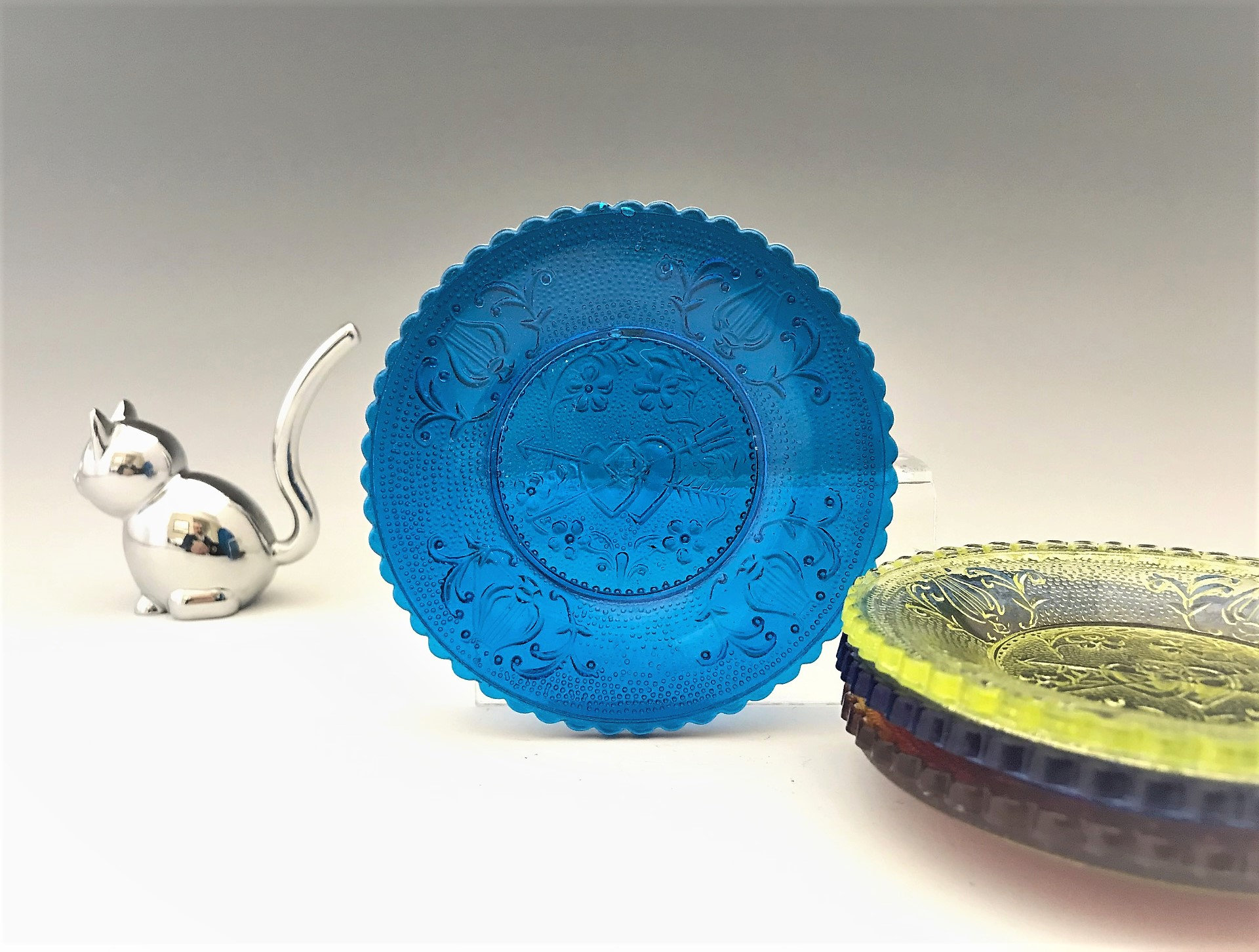 Vintage Boyd Glass Cup Plates Set of 4 Valentine Design Plates. Heart