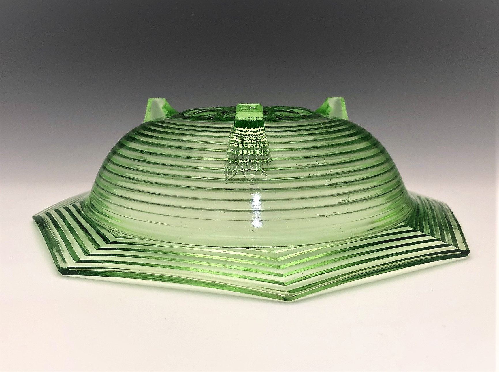 U.S. Glass King Tut Pattern Hard to Find Uranium Glass Bowl Green