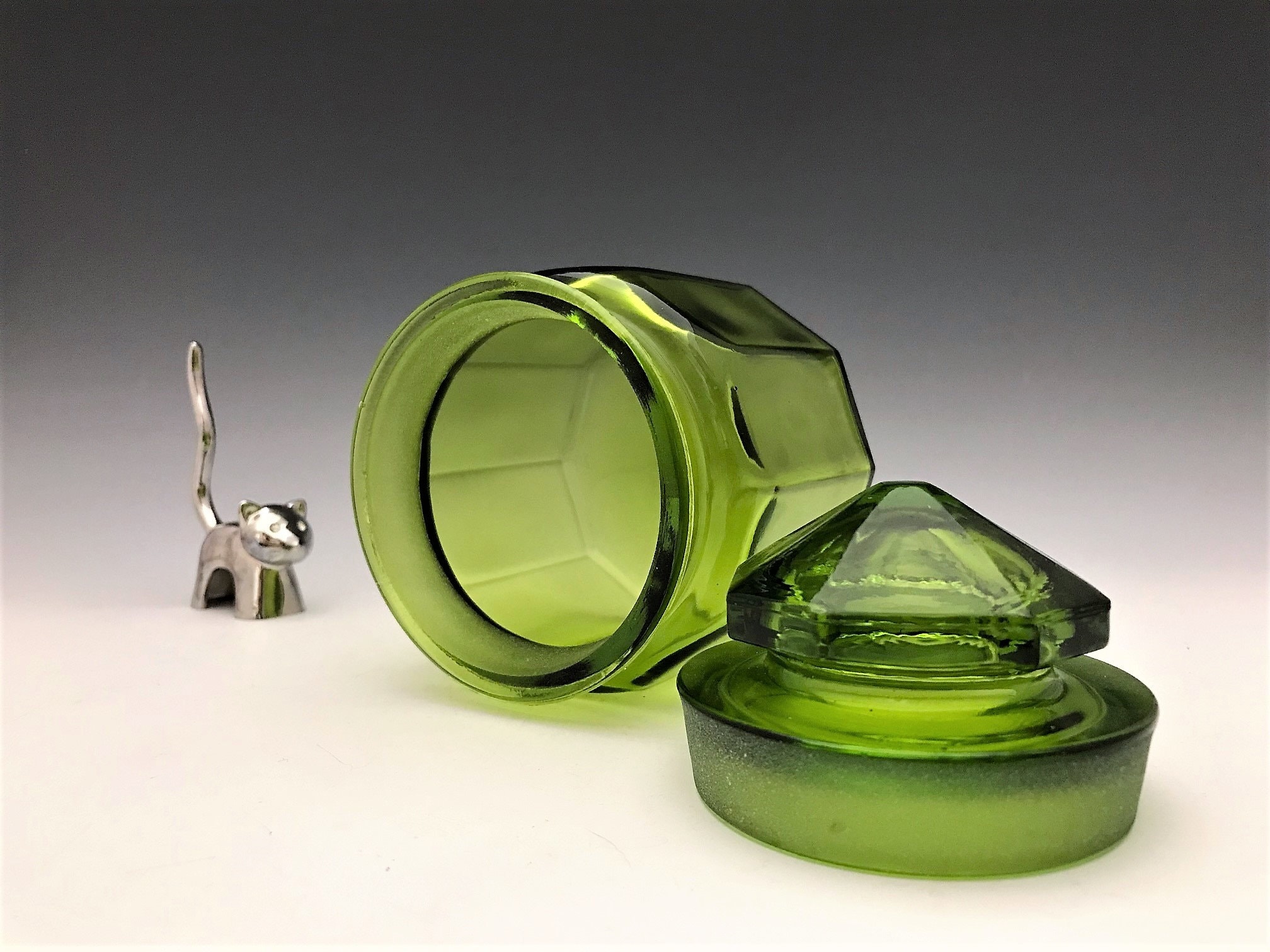 L.E. Smith Glass No. 2114 Green Tea Canister and Lid - Retro Kitchen ...