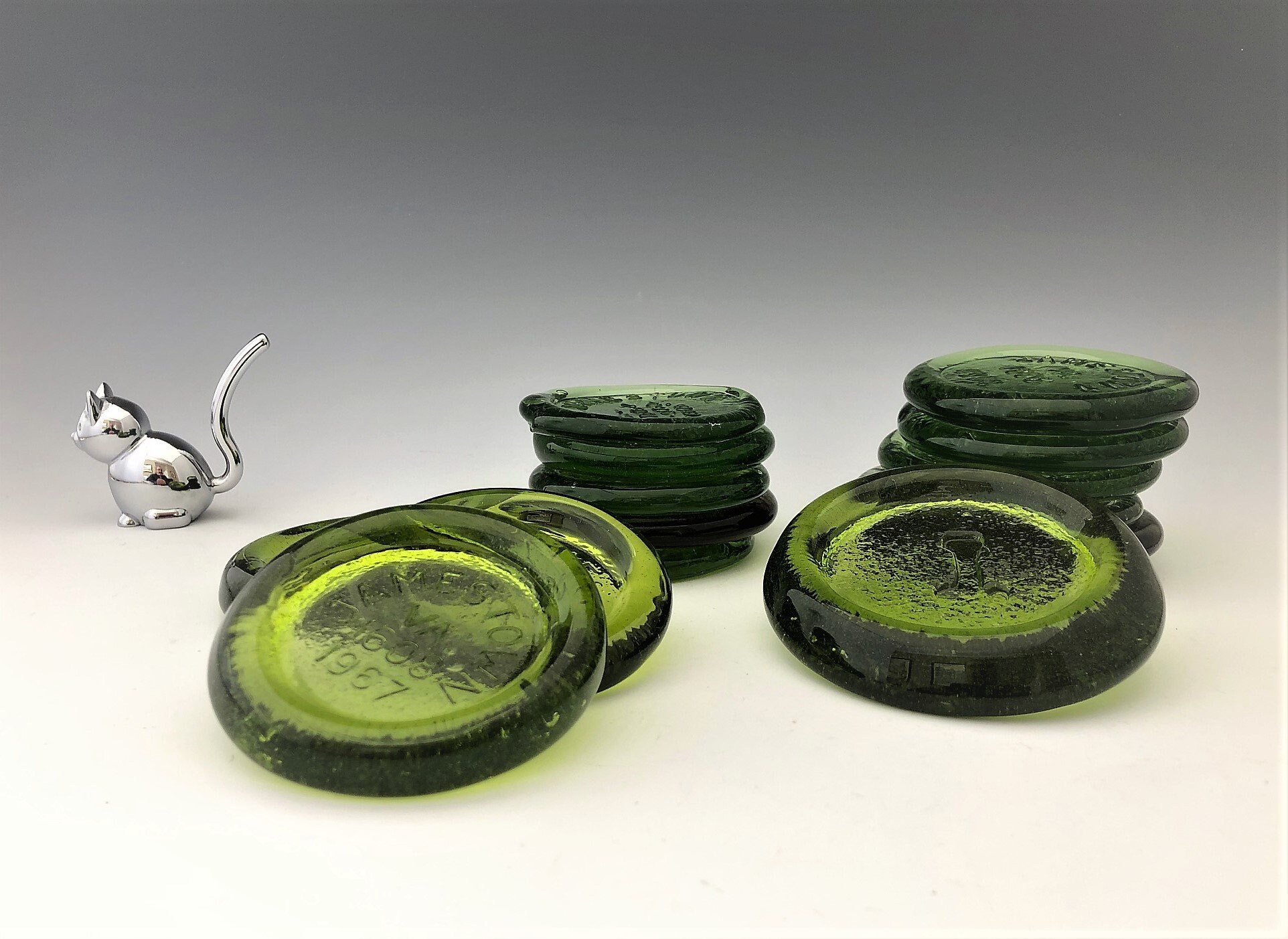 Set of 15 Jamestown Glass Souvenir Paperweights 196794