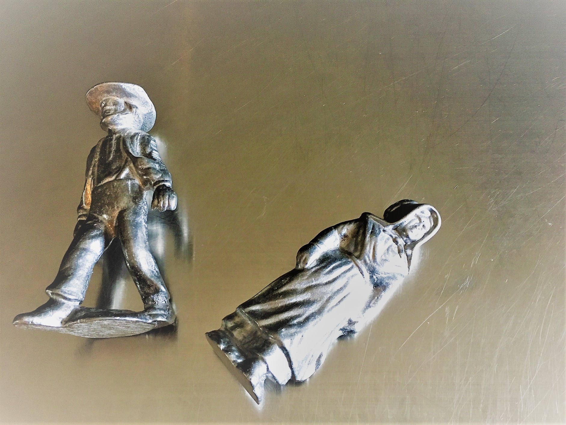 Two Vintage Pewter Amish Figurines Wilton Armetale Man and Woman
