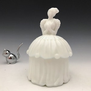 Akro Agate Puff Box - Colonial Lady Milk Glass - Southern Belle