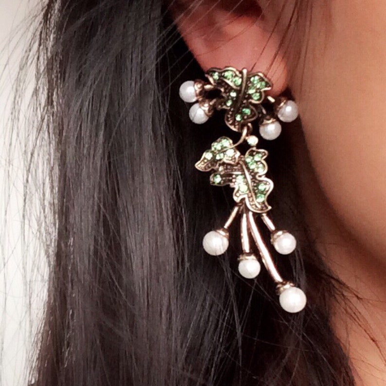 Vintage gold art leaf green diamant\u00e9\u2019s pendant long pearl grew diamant\u00e9 statement earrings