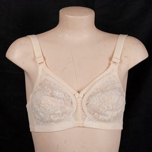 Vintage TRIUMPH Int. Beige Color Lace Bra. Size A80, Cups A/B, Swiss Made