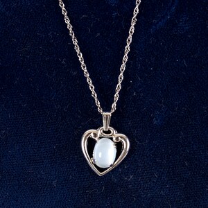Sterling Silber Herz Anhänger Halskette, weißer durchscheinender Stein 18 &quot;SS. Kette