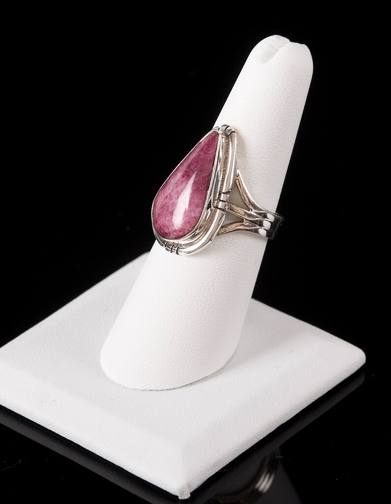 Southwest Mint Size 7 Sterling Silver Ring With Genuine Purple Spiny Oyster