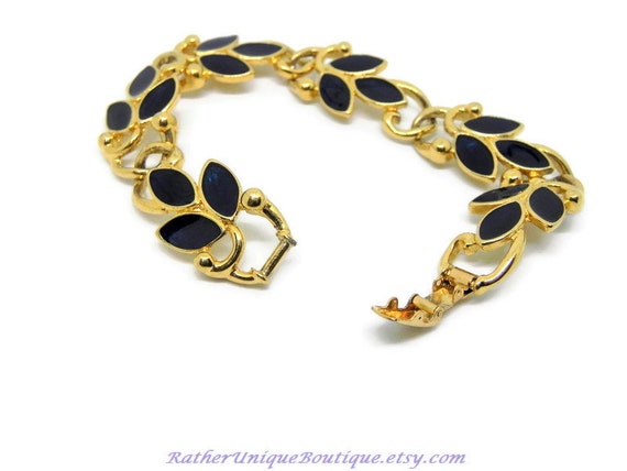 Trifari Leaf Link Bracelet - Signed - image 3