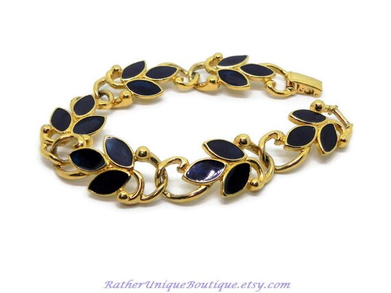 Trifari Leaf Link Bracelet - Signed - image 1