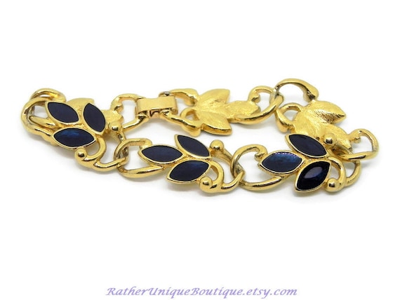 Trifari Leaf Link Bracelet - Signed - image 4