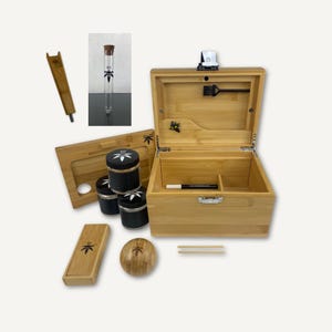 Stash Box Bundle - Geruchsdicht, verschließbar - Rolltablett, 3 Stash-Gläser, Marker, Bzz-Ball, Pocket Bzz, Bürste, 2 Poker, Stash Tube