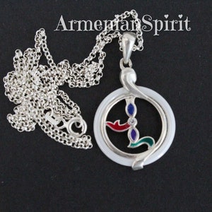 Collar con colgante de letras armenias CON CADENA de cerámica blanca con letra de plata 925 bañada en oro y circonitas blancas