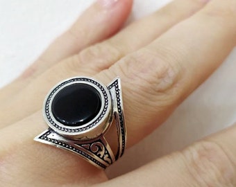 Sterling silver ring with flat black onyx gemstone Armenian handmade jewelry Traditional pattern