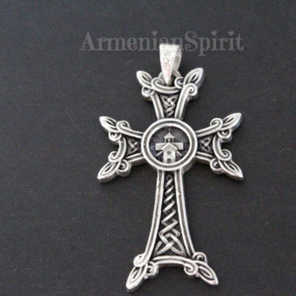 Croix réversible bijoux arméniens Croix en argent 925 signe de l'éternité d'un côté et église de l'autre côté symbole khachkar arménien cadeau homme