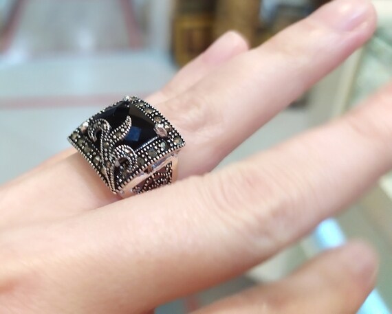Small onyx shop ring