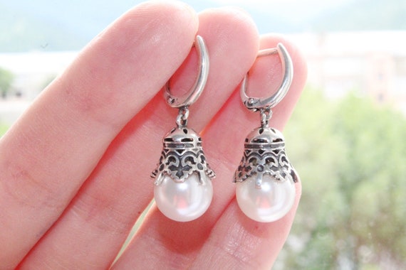 Celtic pearl deals earrings