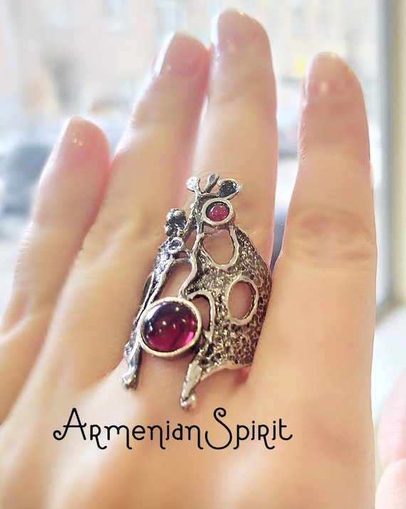 Anillo boho piedra roja PLATA 925 boho joyeria armenia inusual hecha a mano Patron de uva anillos tribales multipiedra joyeria etnica Disenador Etsy Espana
