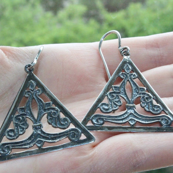 Small earrings Ear wire hooked Sterling silver 925 jewelry with Armenian pattern Triangle dangle short earrings Lightweight jewels